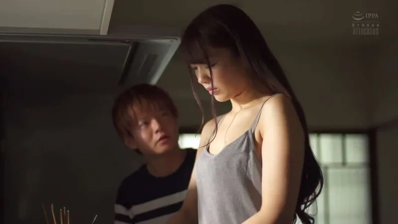 Bạn tình của chị gái quan hệ cô em vợ đang đáng thương hại vì thất tình