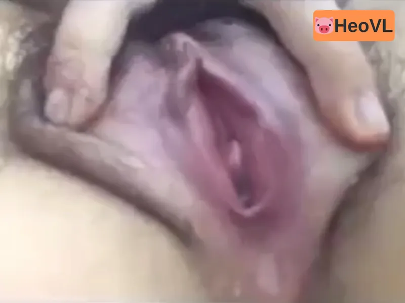 Ghệ show cận cảnh cô bé đang thở